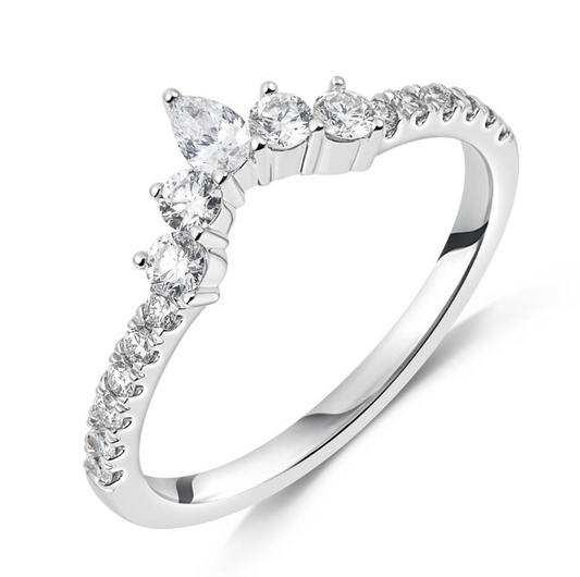 Anel em Ouro Branco 18K com Diamantes