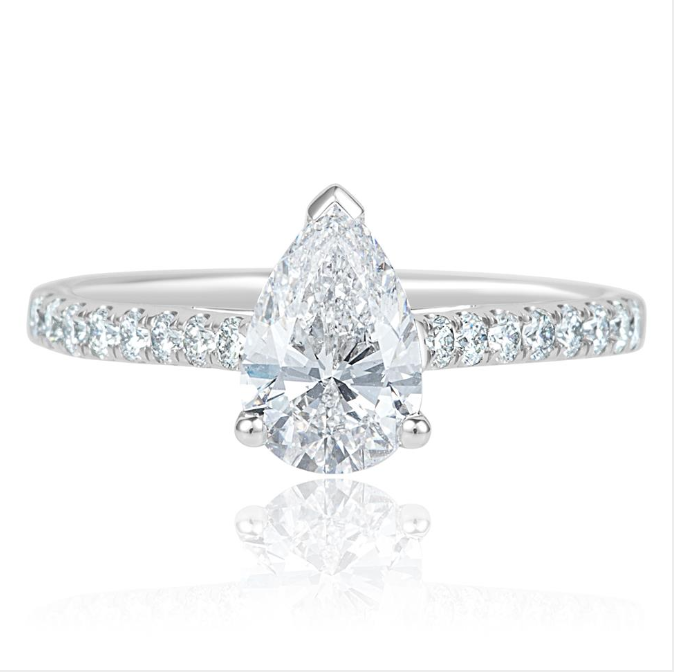 Anel em Ouro Branco 18K com Diamantes