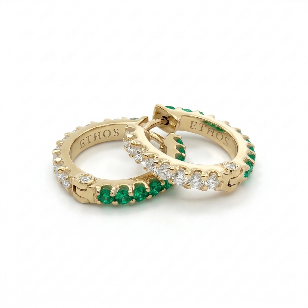 Argola 2 em 1 em Ouro Amarelo 18K com Esmeralda e Diamantes